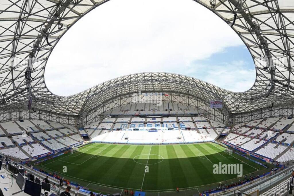 Le Carre D'Or Mermoz Marseille Bagian luar foto