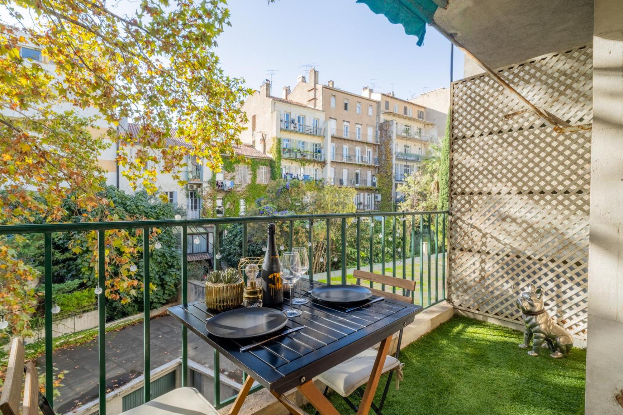 Le Carre D'Or Mermoz Marseille Bagian luar foto